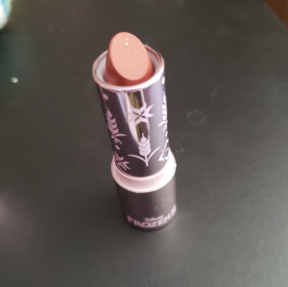 disney frozen 2 make up-- lipstick - Picture 2 of 5